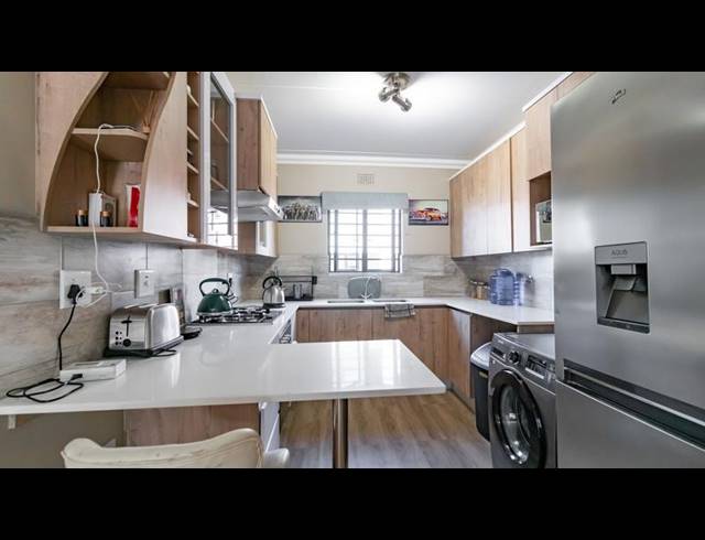 3 BEDROOM APARTMENT FOR SALE IN ROODEPARK ECO ESTATE